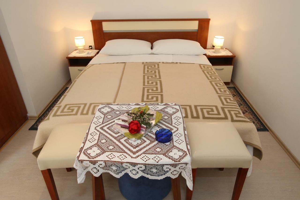 Rooms & Apartment Albina Baška Екстериор снимка