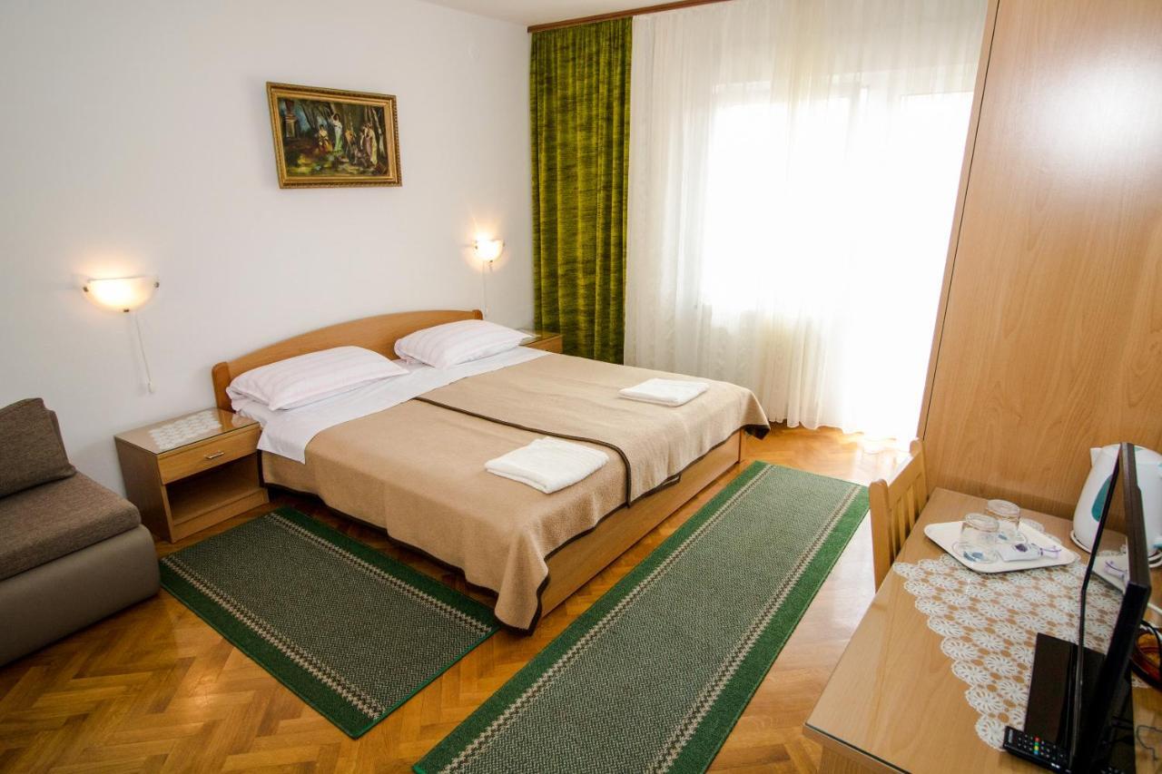 Rooms & Apartment Albina Baška Екстериор снимка