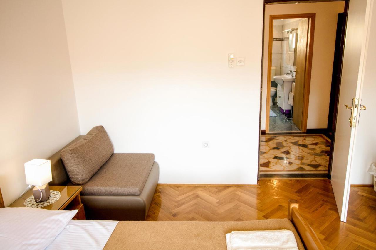 Rooms & Apartment Albina Baška Екстериор снимка