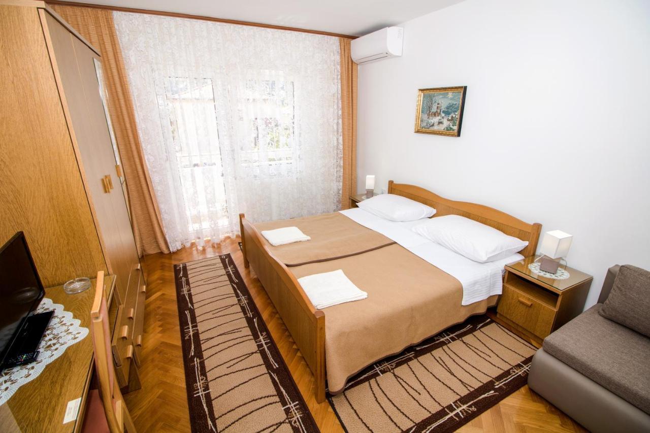 Rooms & Apartment Albina Baška Екстериор снимка