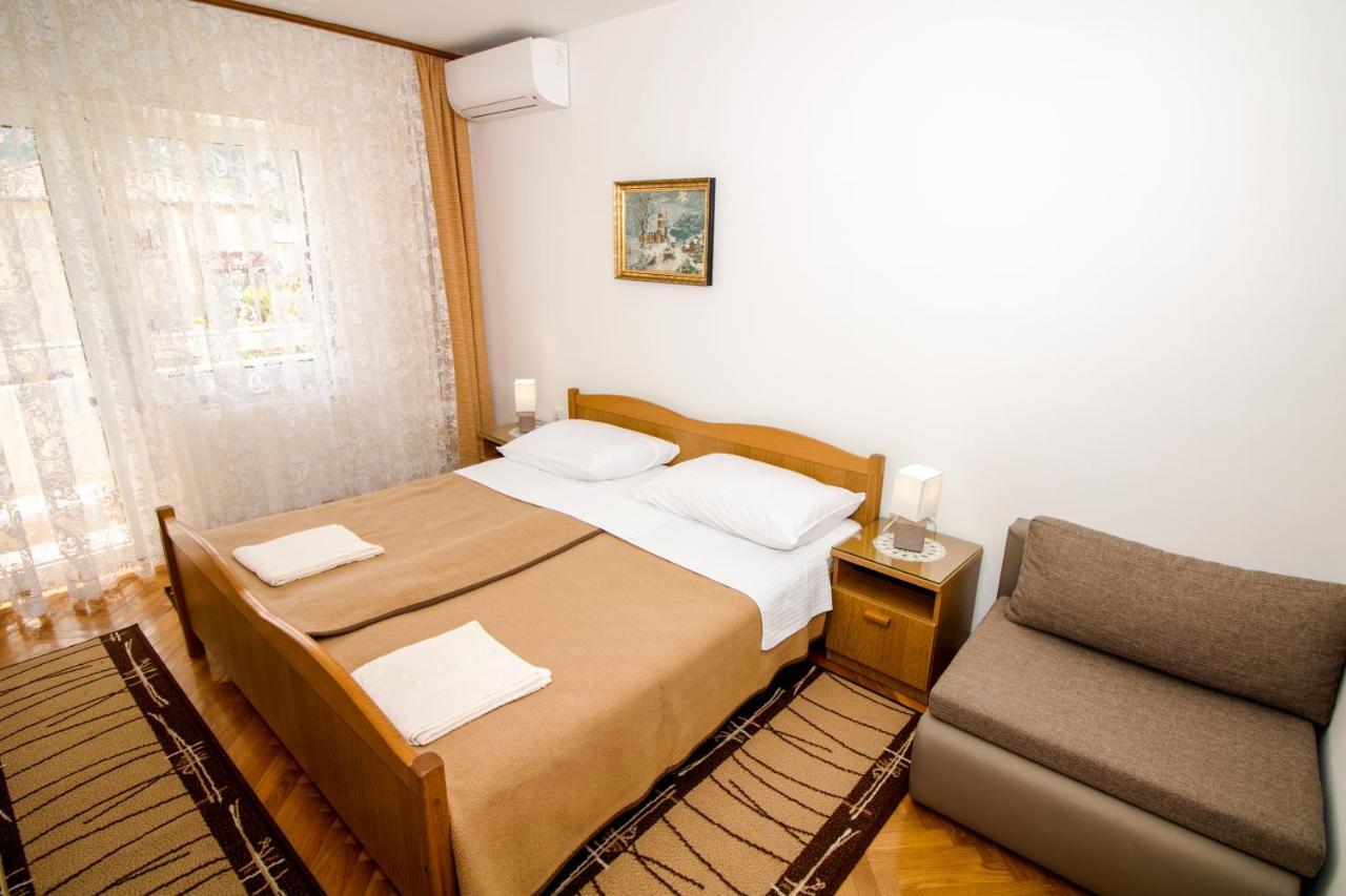 Rooms & Apartment Albina Baška Екстериор снимка