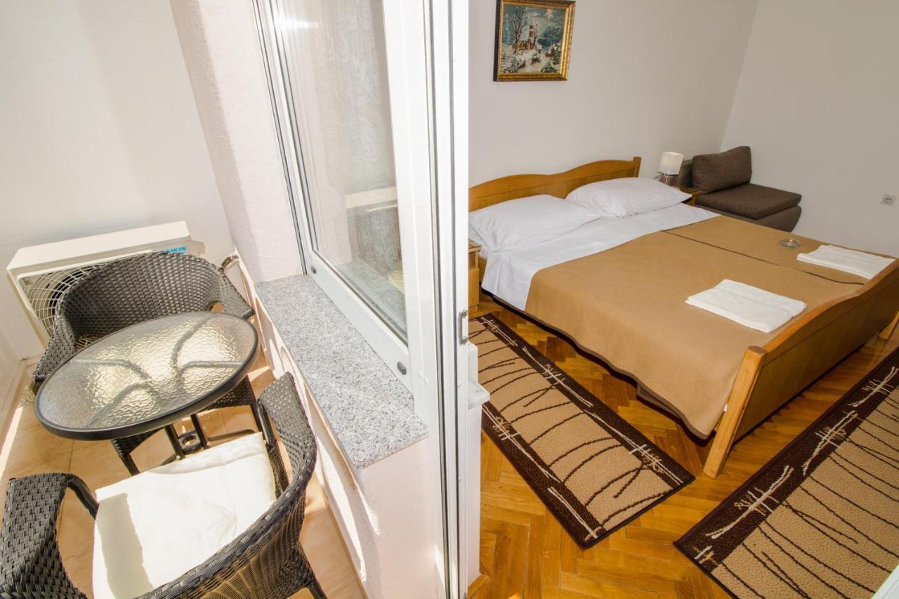 Rooms & Apartment Albina Baška Екстериор снимка