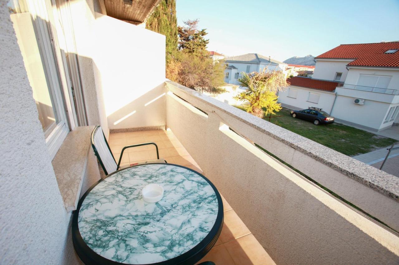 Rooms & Apartment Albina Baška Екстериор снимка