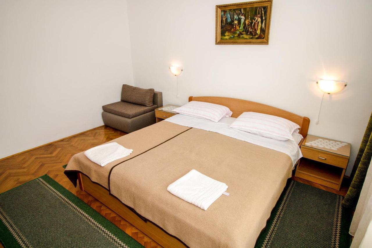 Rooms & Apartment Albina Baška Екстериор снимка