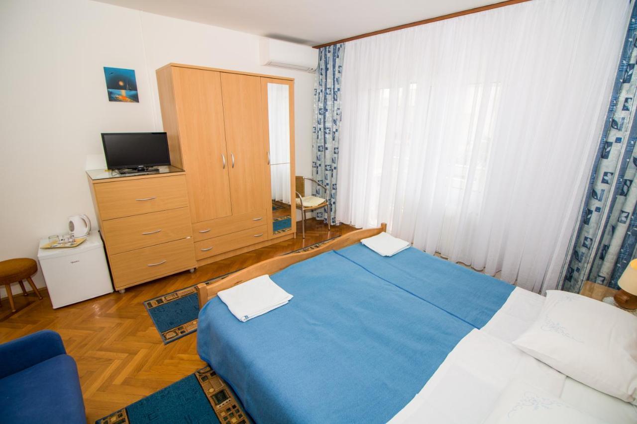Rooms & Apartment Albina Baška Екстериор снимка
